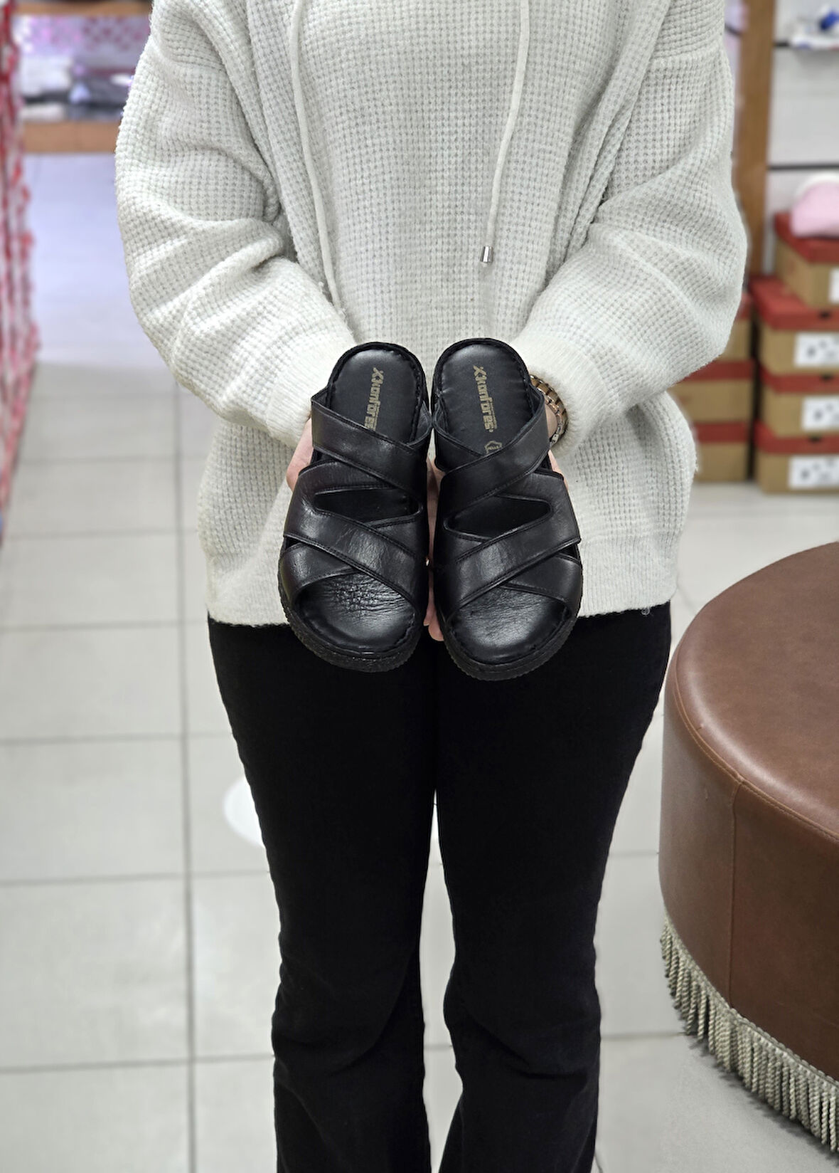 Konfores 2120 Ultra Hafif Esnek Tabanlı Hakiki Deri Tam Anatomik Kadın Terlik - NKT02120-siyah-39