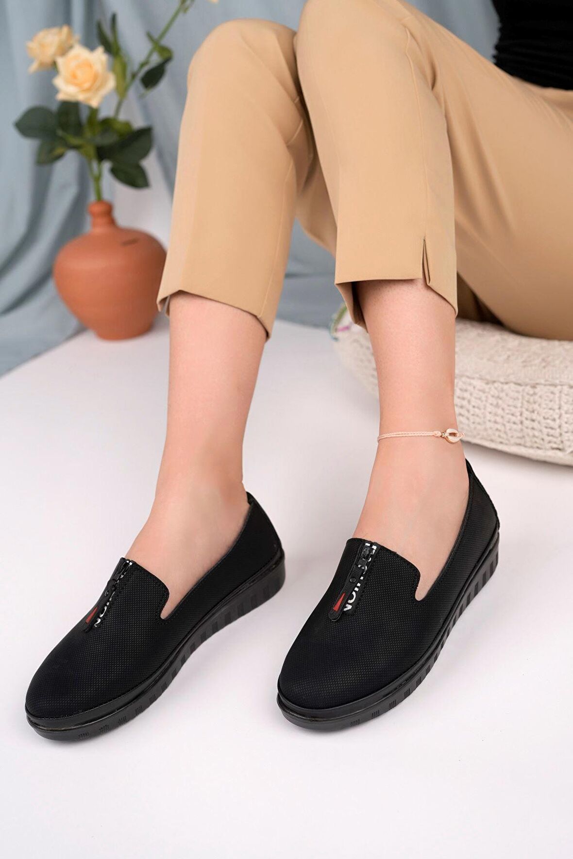 Ortopedik Taban Fermuar Detaylı Siyah Ayakkabı