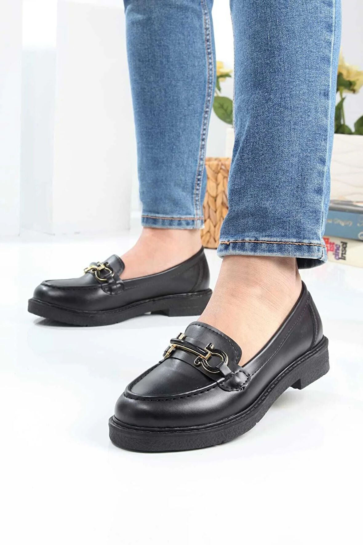 Günlük Rahat Ve Şık Kalın Tabanlı Tokalı Kadın  Loafer Ayakkabı