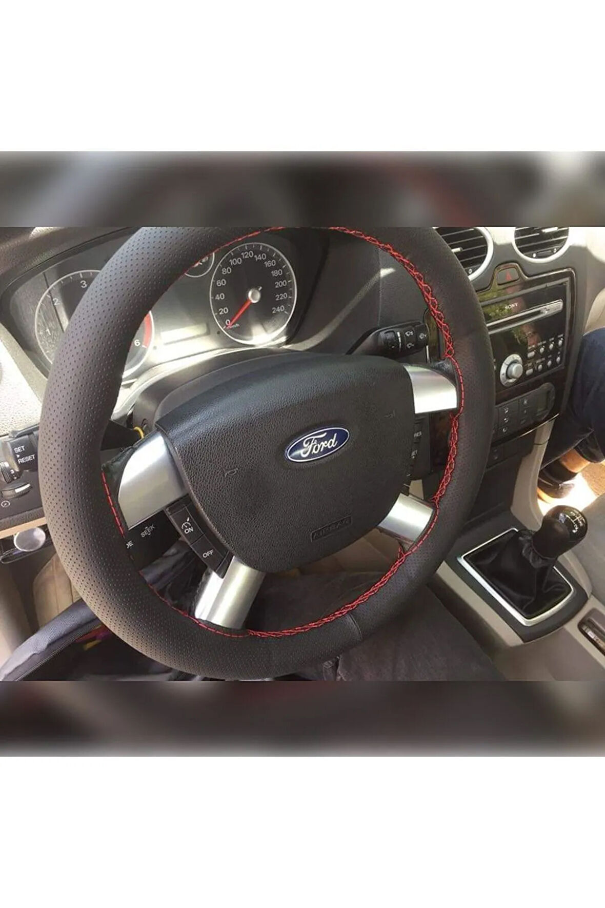 DİKİŞLİ DERİ DİREKSİYON KILIFI NOKTALI DERİ KIRMIZI DİKİŞLİ FORD FOCUS İÇİN HIZLI KARGO