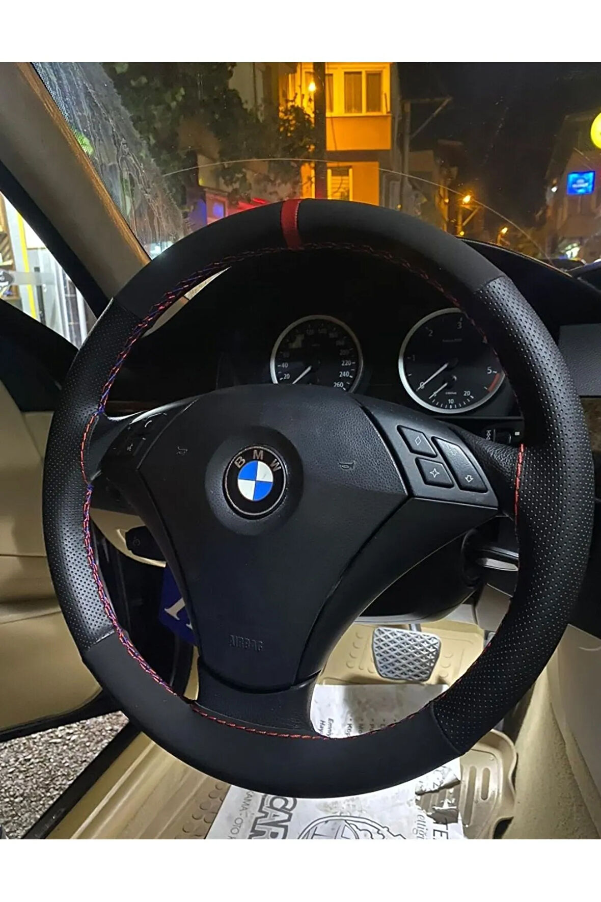 DİKİŞLİ DİREKSİYON KILIFI NOKTALI NUBUK KIRMIZI YÜZÜK KIRMIZI DİKİŞ BMW İÇİN HIZLI KARGO