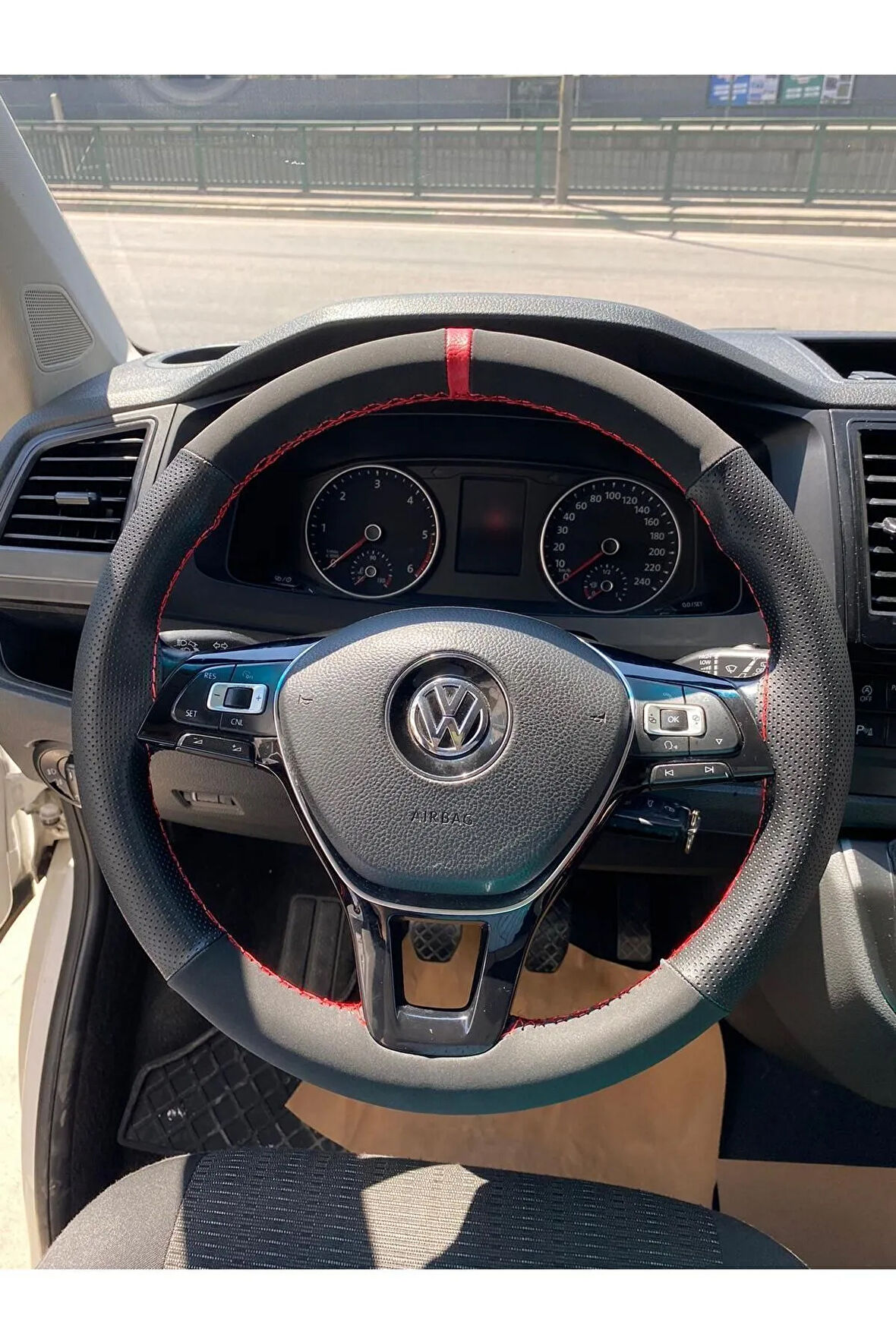 DİKİŞLİ DİREKSİYON KILIFI NOKTALI/NUBUK KIRMIZI YÜZÜK KIRMIZI DİKİŞ VW PASSAT İÇİN HIZLI KARGO