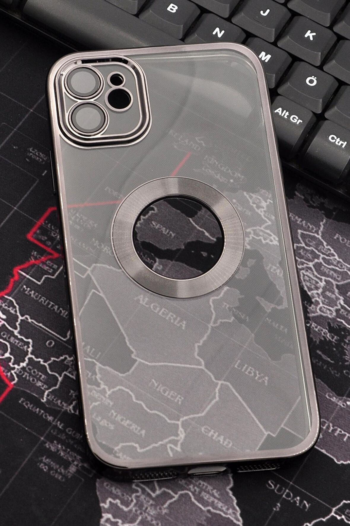 iPhone 11 Uyumlu Siyah Renkli Kenarlı Lazerli Şeffaf Kılıf Lens Korumalı