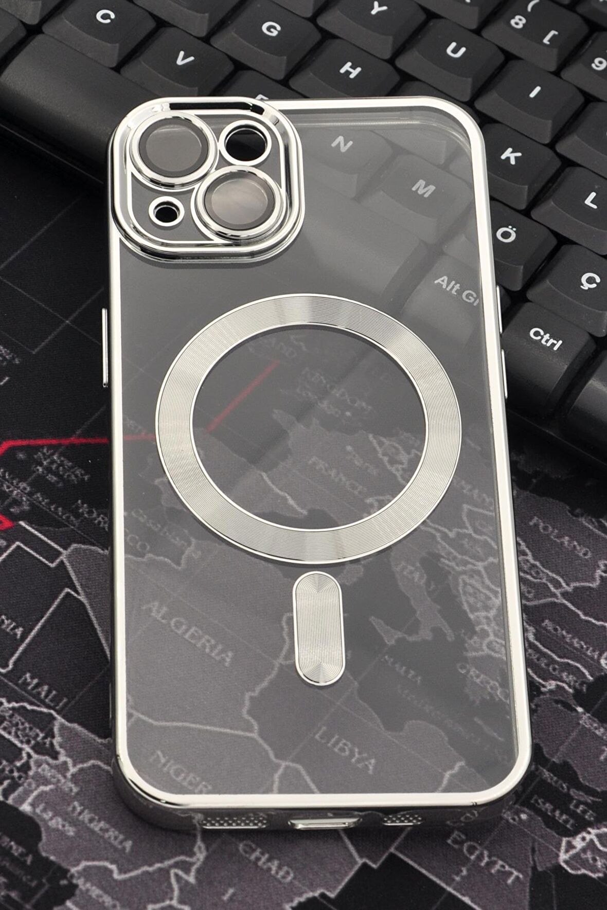 iPhone 14 Uyumlu MagSafe Özellikli Gümüş Gri Silver Renkli Kenarlı Lazerli Şeffaf Kılıf Lens Korumalı