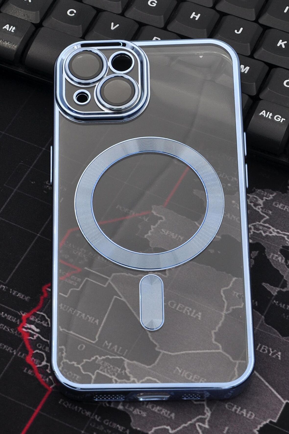 iPhone 14 Uyumlu MagSafe Özellikli Saks Mavi Renkli Kenarlı Lazerli Şeffaf Kılıf Lens Korumalı