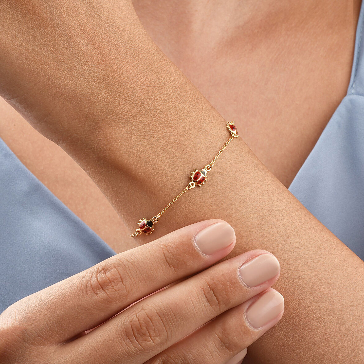 14 Ayar Altın Kaplama Minimal Mineli Uğur Böceği  Gümüş Bileklik - BE00102