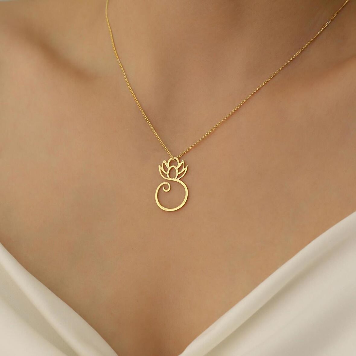 925 Ayar Gümüş Lotus Çiçeği Kolye