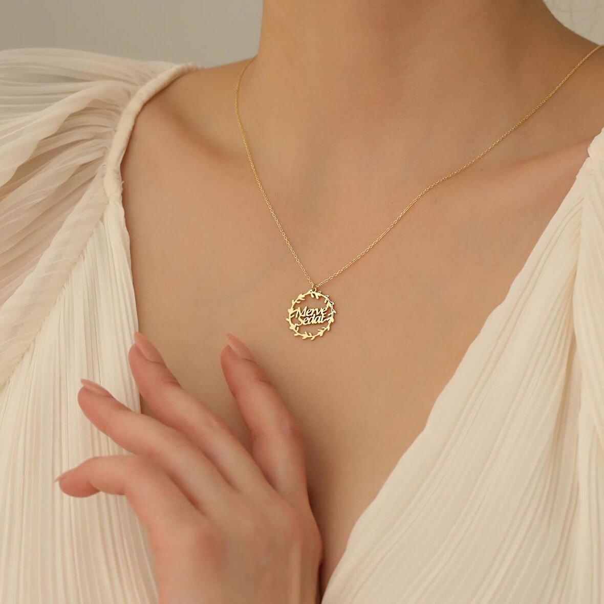 925 Ayar Gümüş Kişiye Özel İsim Yazılı Sarmaşık Kolye