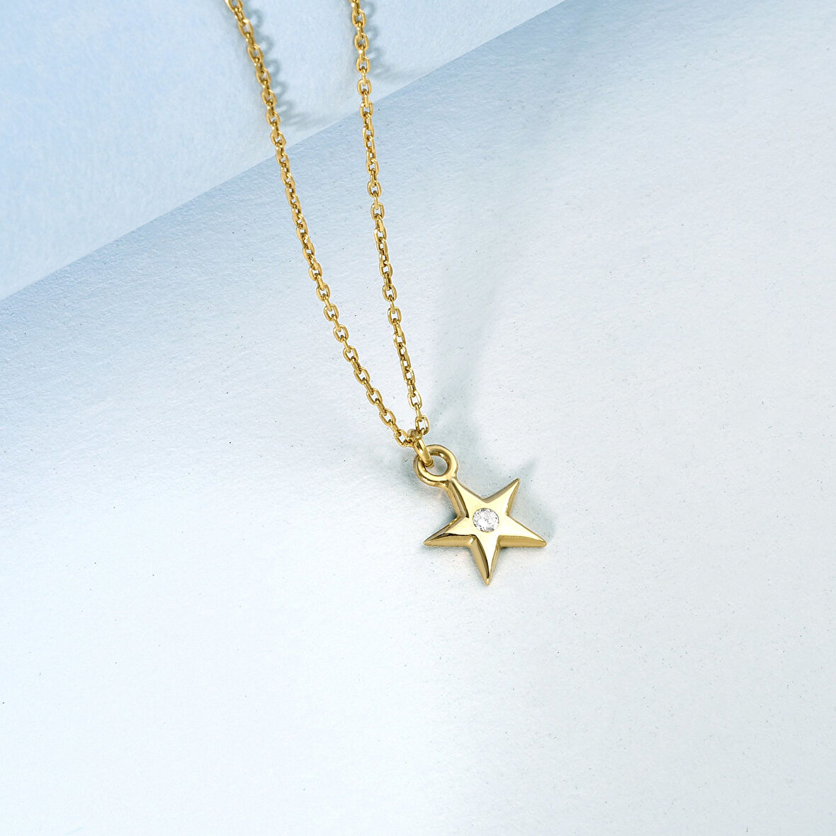 14 Ayar Altın Kaplama Zarif Minimal Taşlı Yıldız Gümüş Kolye - CNS00651