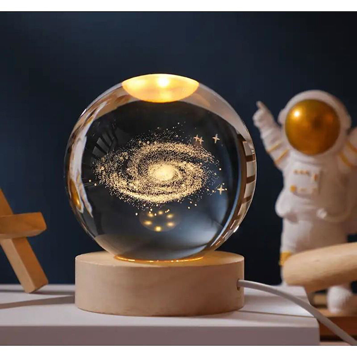 Samanyolu Renk Değiştiren Işıklı Cam Küre 8cm