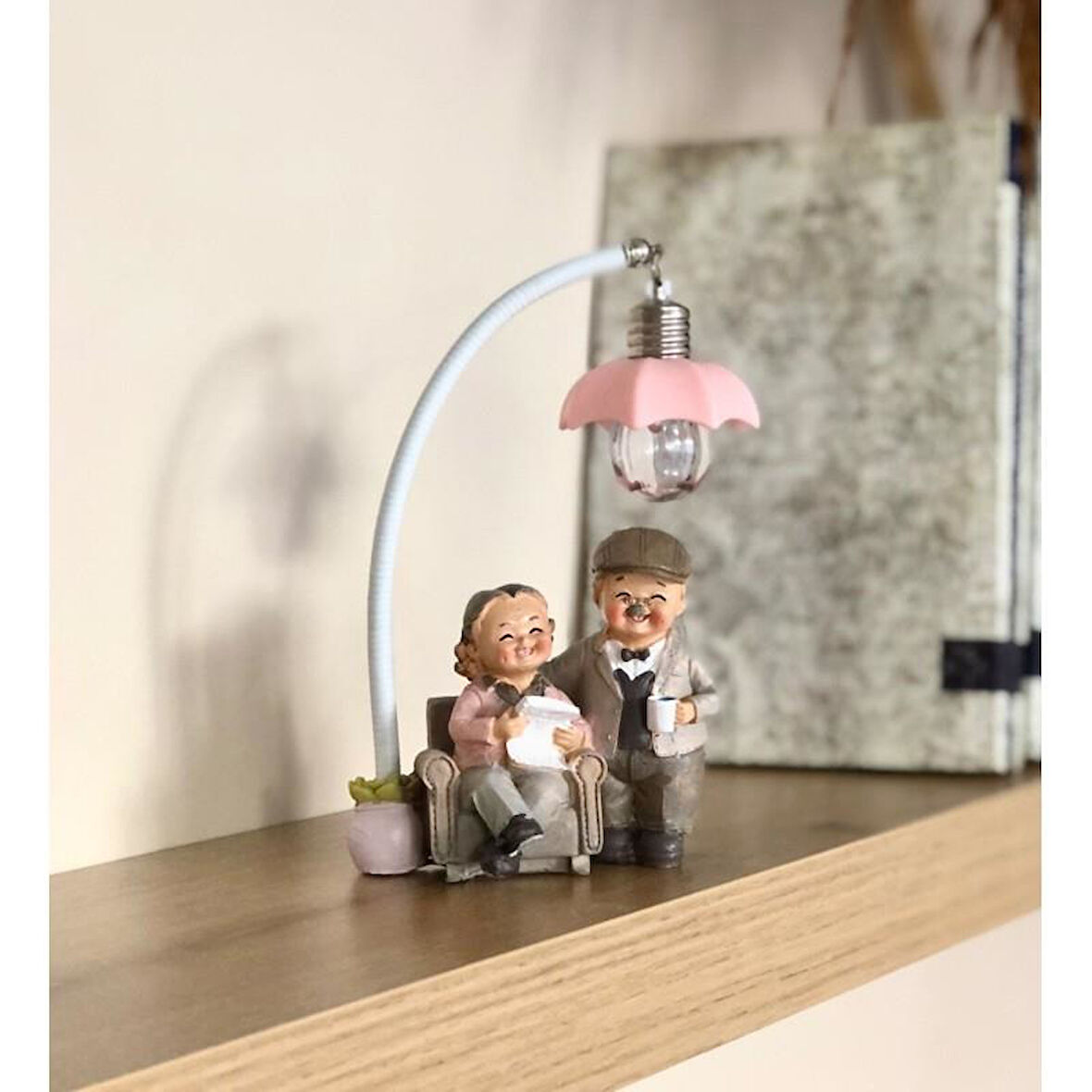 Yaşlı Çift Işıklı Biblo