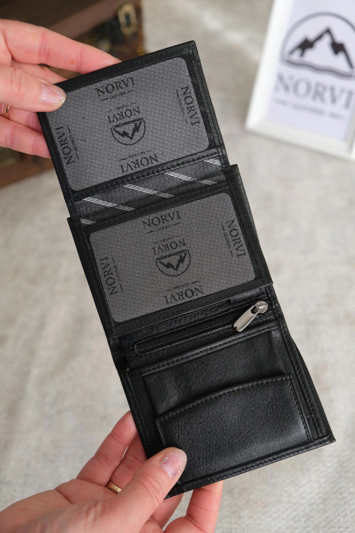 Gizli Bölmeli Hakiki Deri Cüzdan Siyah