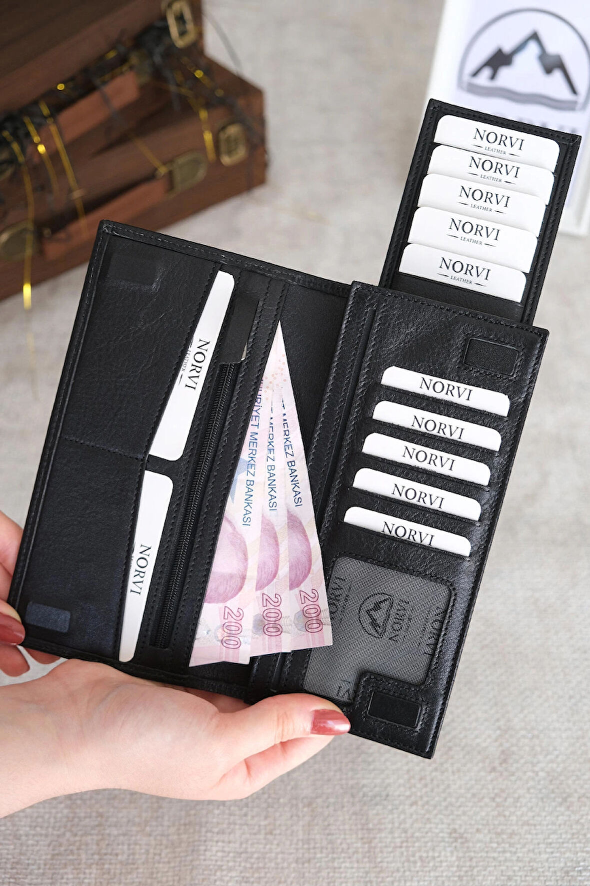 Telefon Bölmeli Mıknatıslı Hakiki Eskitme Deri Cüzdan Parlak Siyah