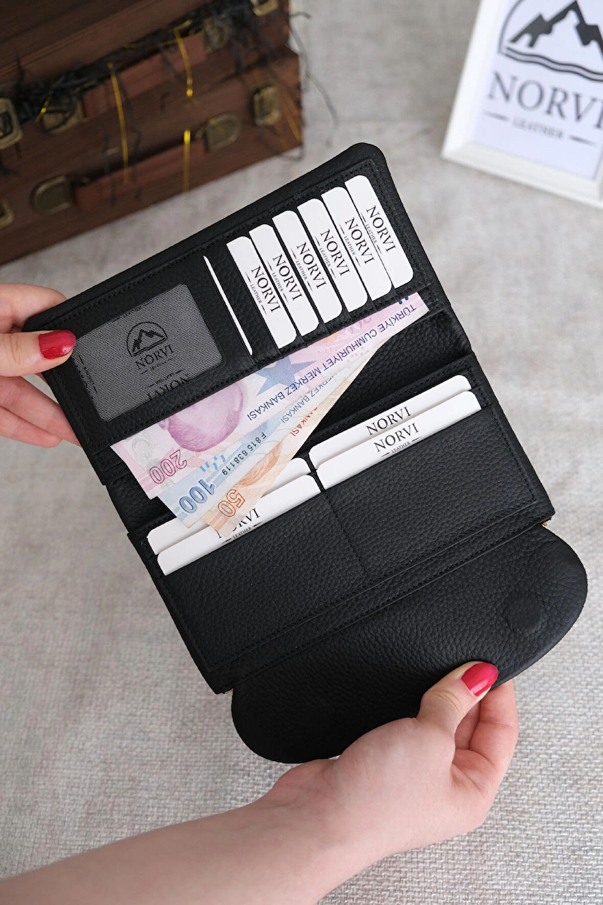 Telefon Bölmeli Hakiki Deri Kadın Cüzdan Siyah