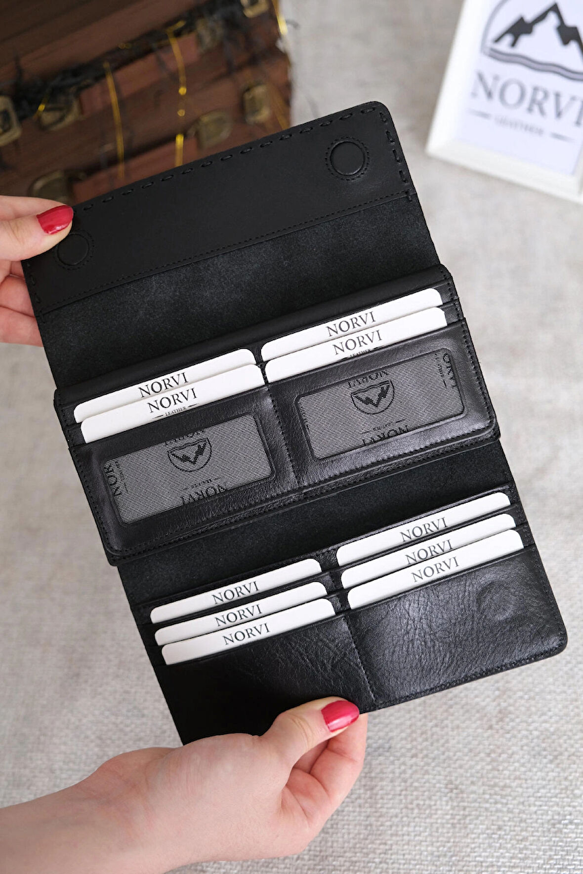 Saraciye Dikişli Telefon Bölmeli Hakiki Deri Cüzdan Parlak Siyah