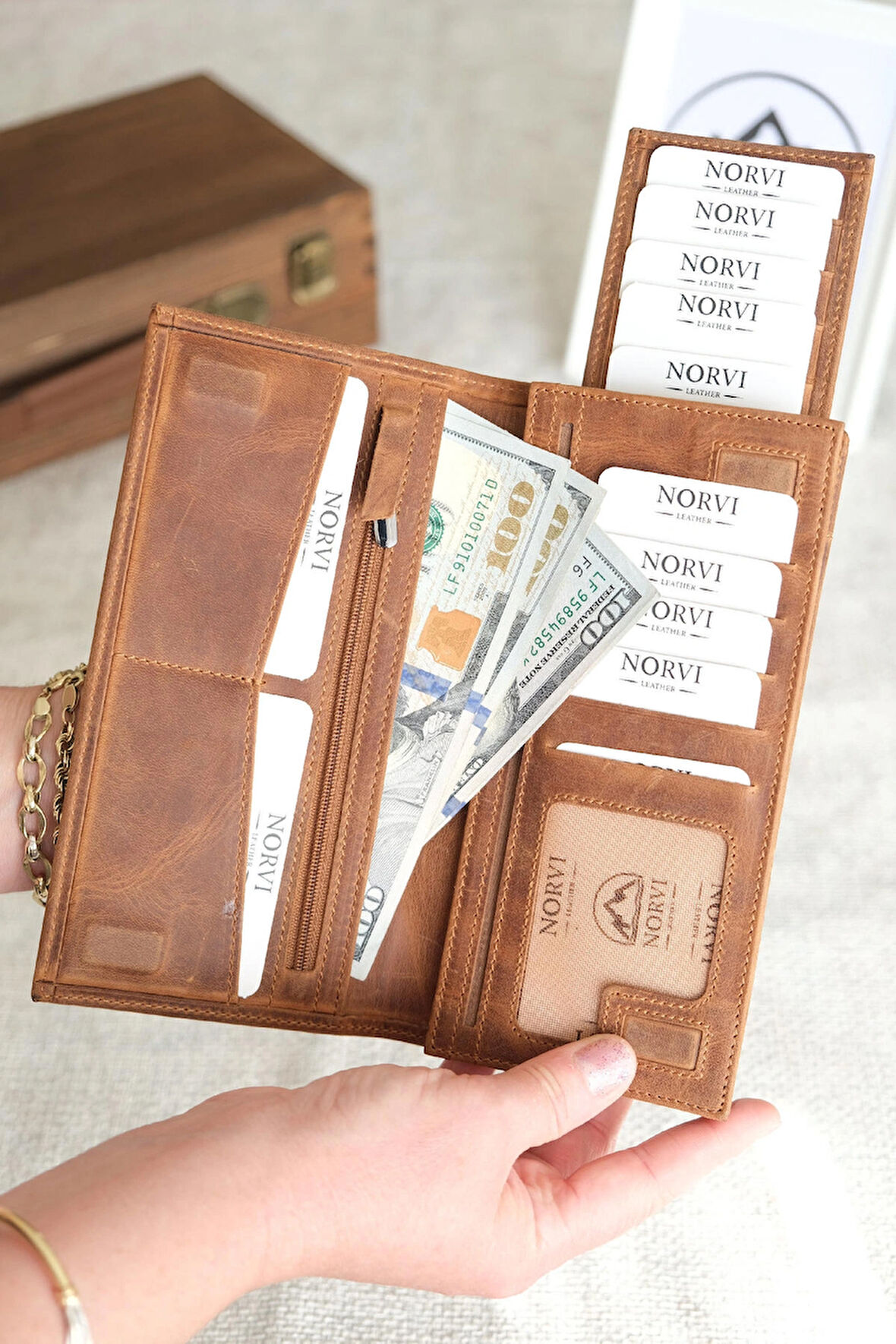 Telefon Bölmeli Mıknatıslı Hakiki Eskitme Deri Cüzdan Taba Rengi