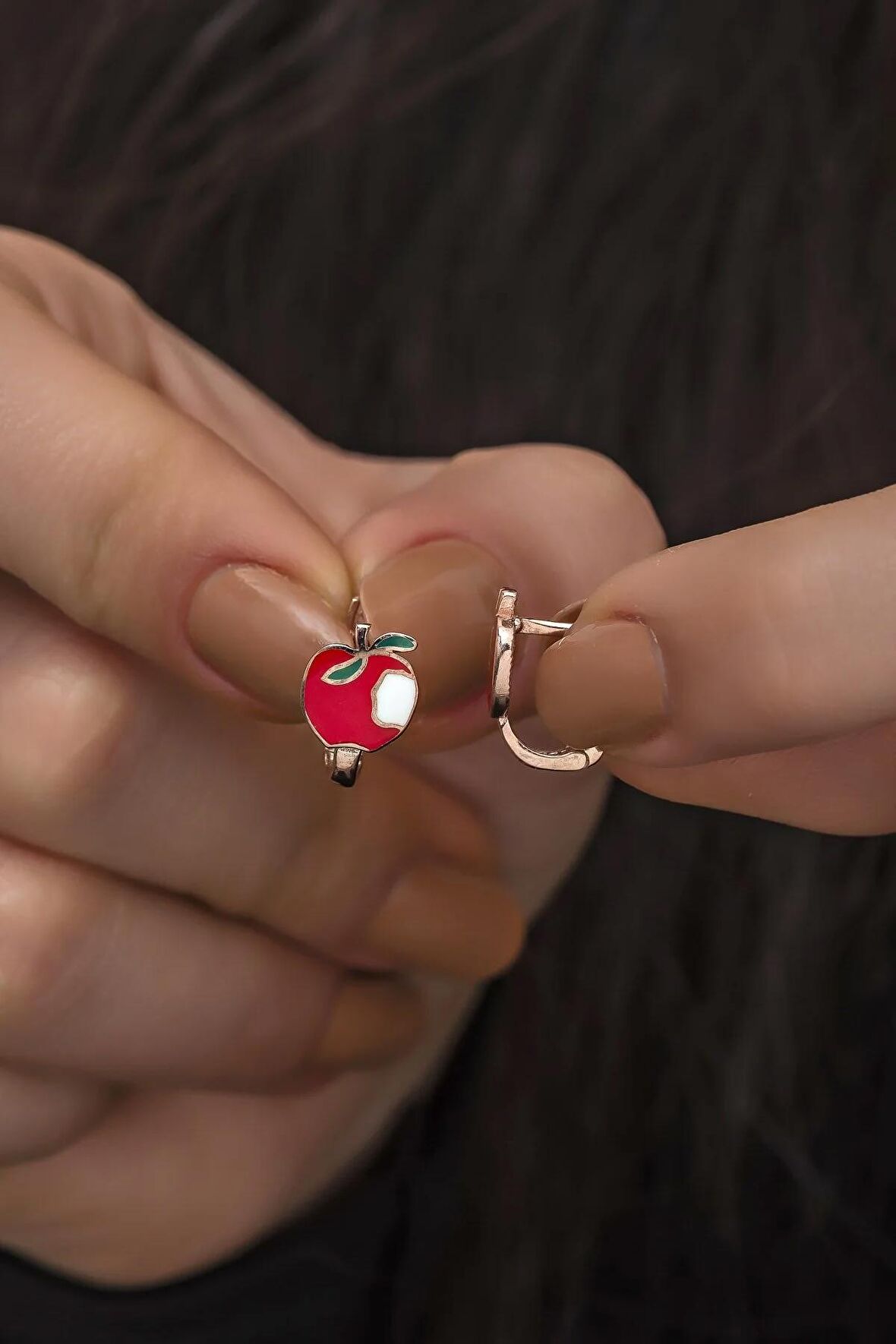 925 Ayar Gümüş Rose Kırmızı Mineli Elma Küpe