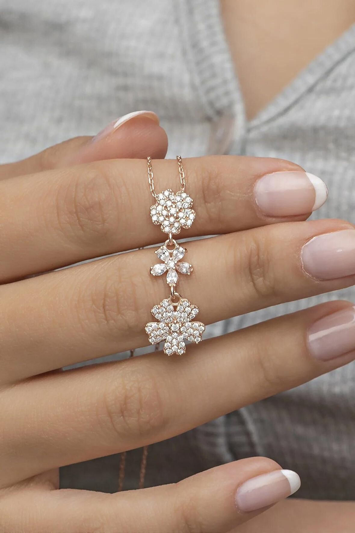 925 Ayar Gümüş Rose Zirkon Taşlı 3'Lü Çiçek Kolye