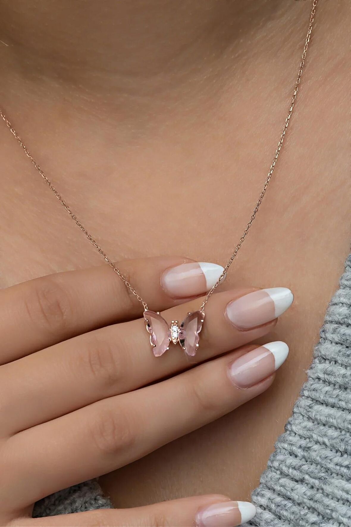925 Ayar Gümüş Pembe Zirkon Taşlı Kelebek Kolye