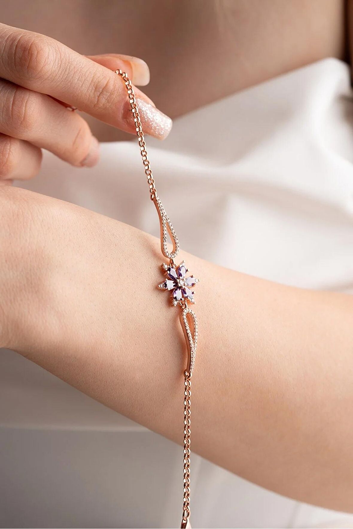 925 Ayar Gümüş Rose Mor Zirkon Taşlı Çiçek Kelepçe Model Bileklik