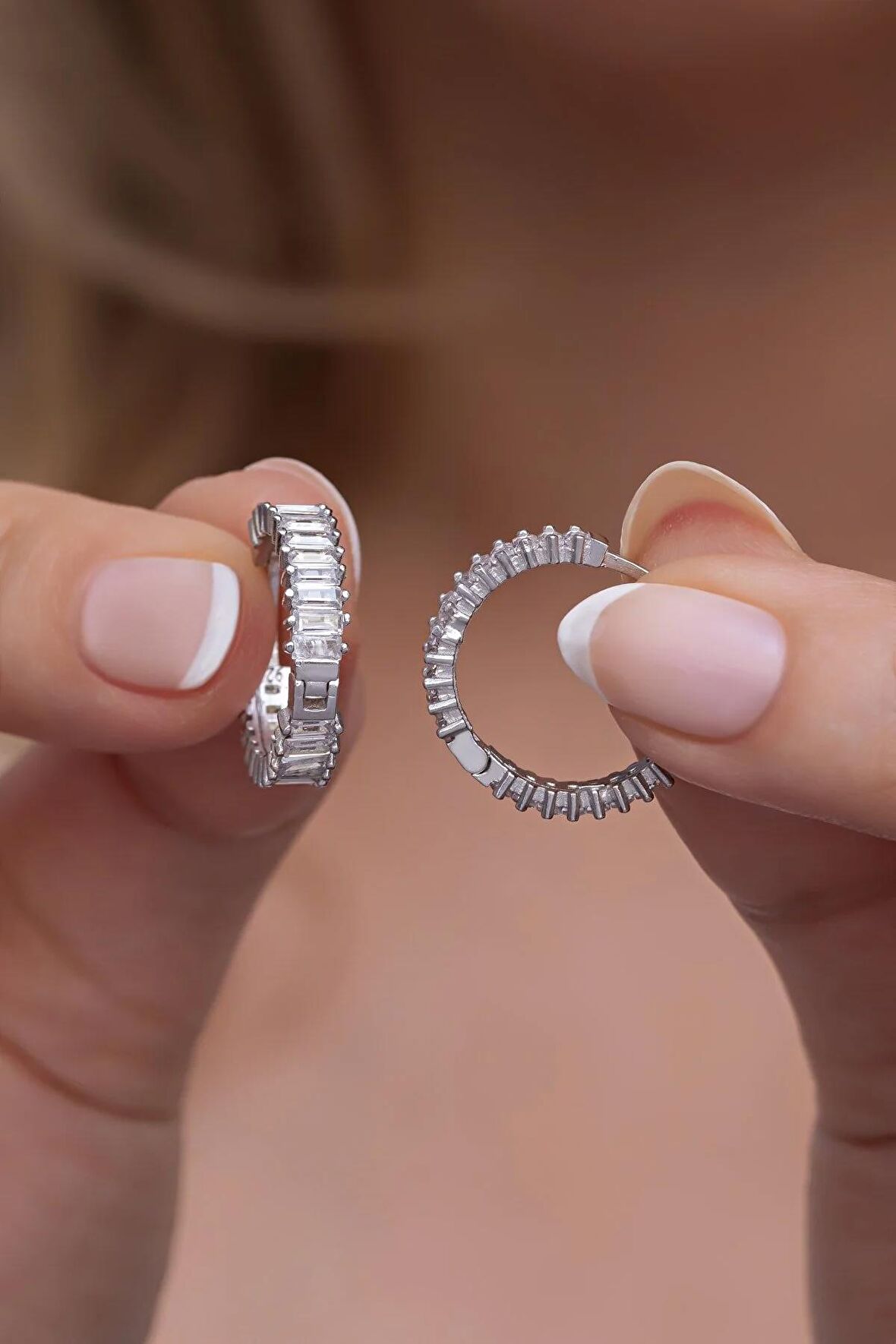 925 Ayar Gümüş 15 mm Baget Taşlı Tamtur Küpe