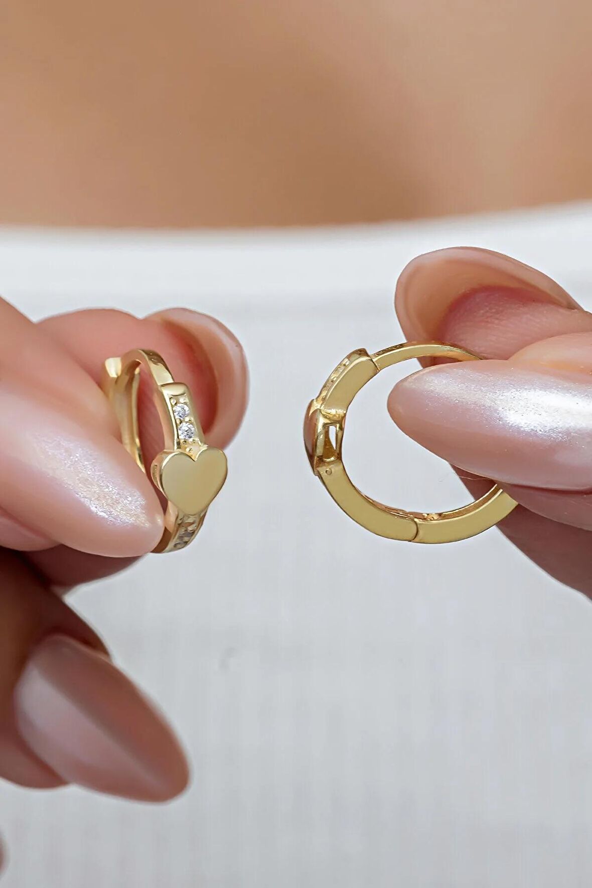 925 Ayar Gümüş Gold Kaplama Kalp Detaylı 15 mm Halka Küpe