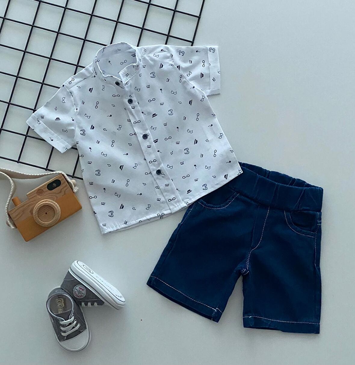 Derin Bebe Neşeli Bebeklerimiz Hakim Yaka Kot Şortlu Takım