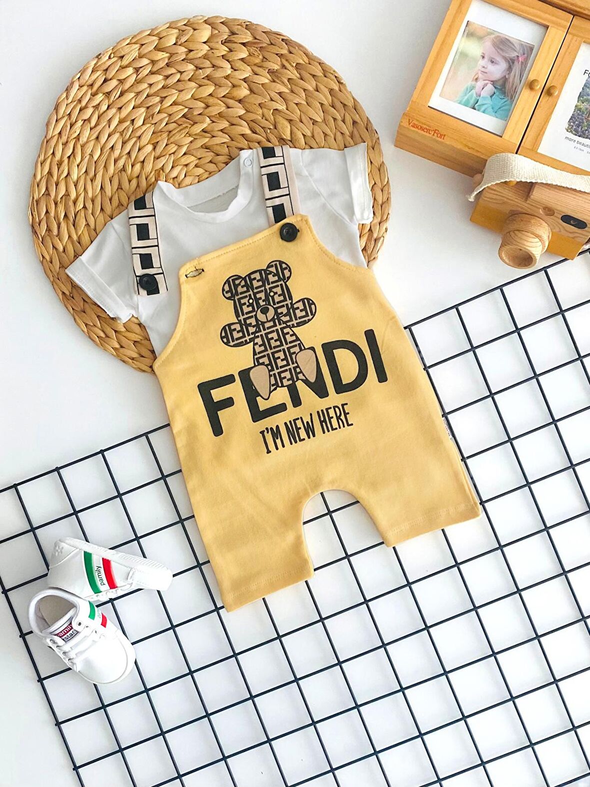Neşeli Bebekler Fendi Ayıcık Baskılı 2'li Salopet Takım Sarı