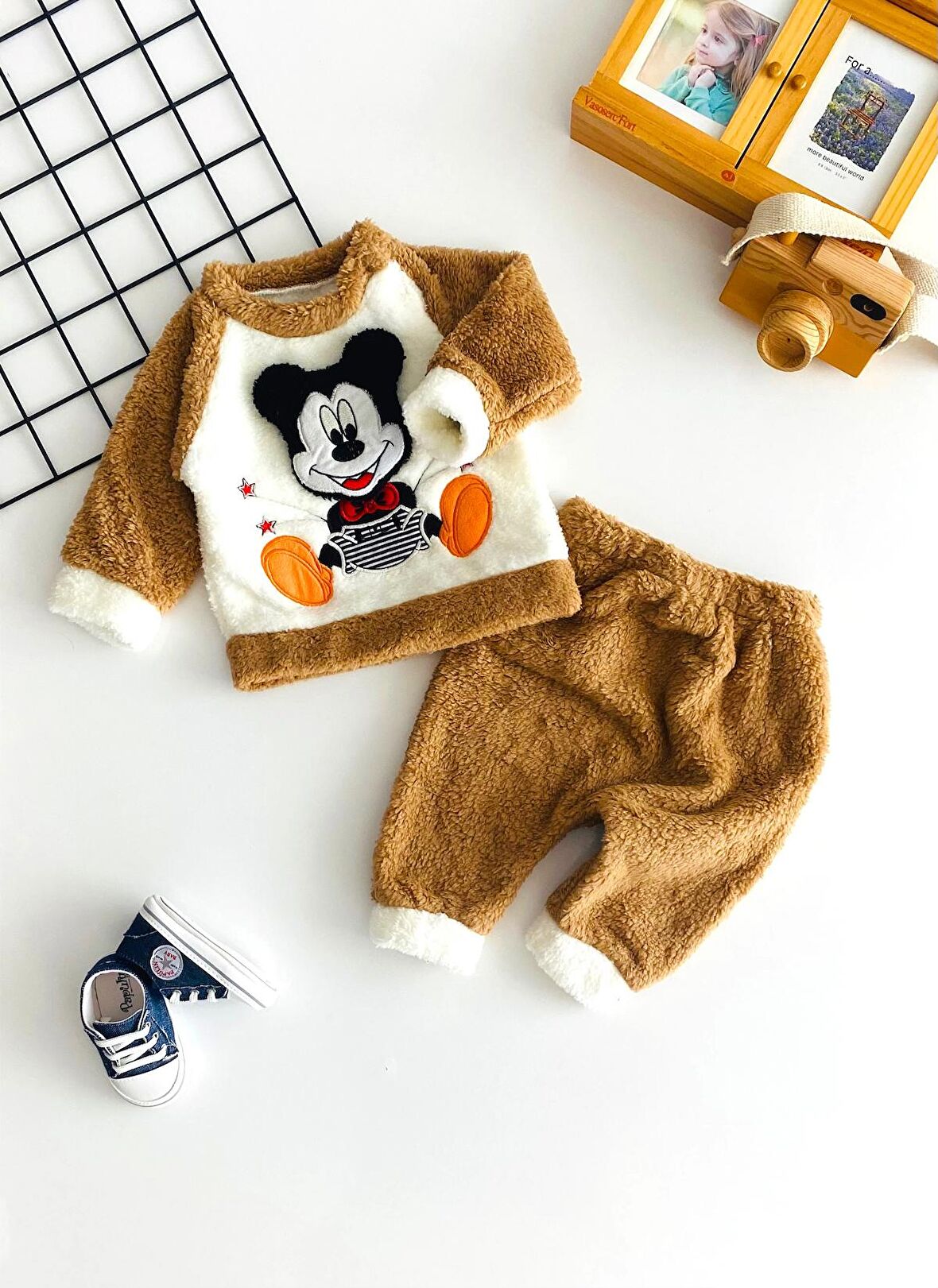 Neşeli Bebekler Mickey Kabartma Desen Welsoft Takım Kahve