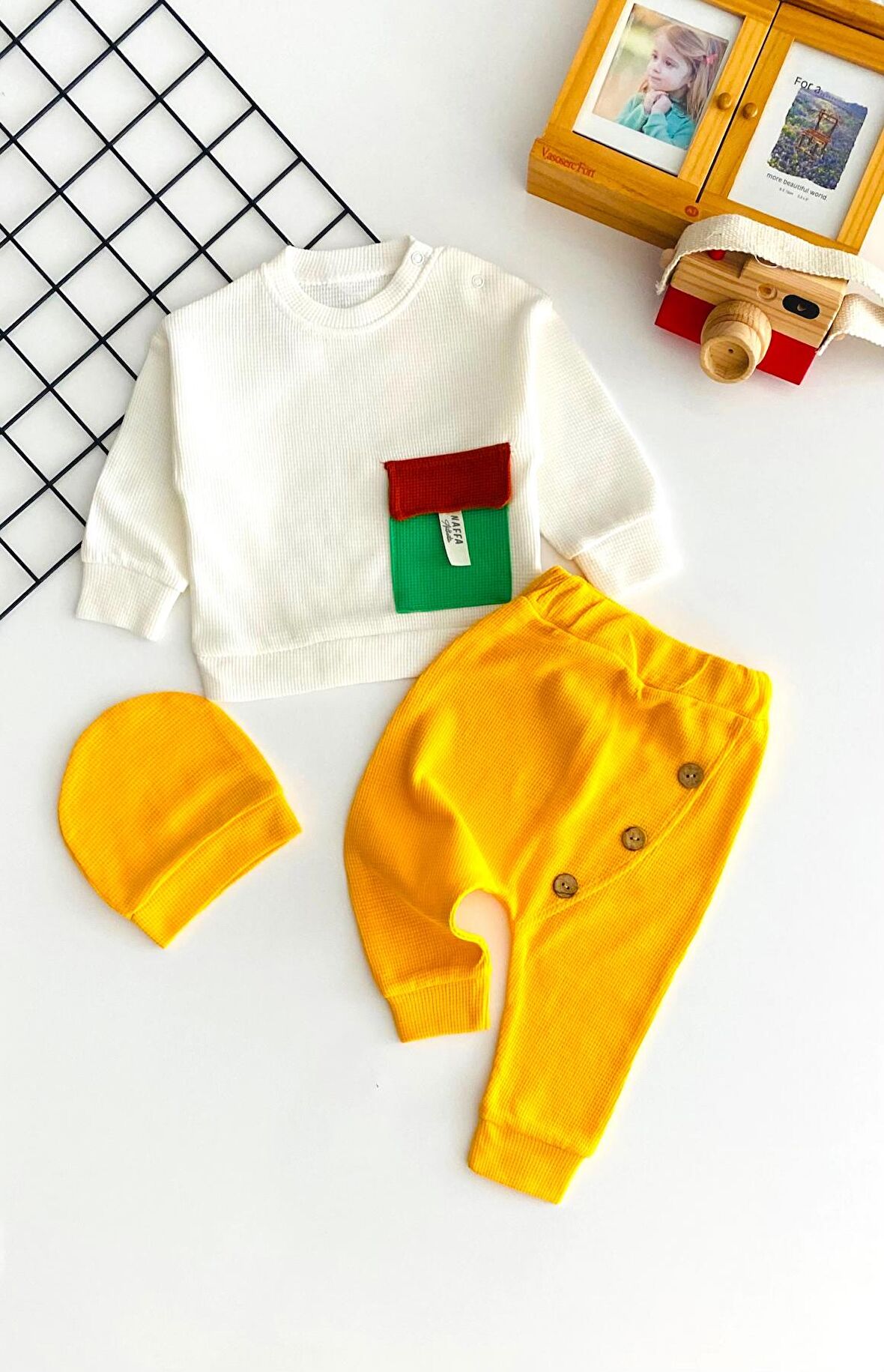 Neşeli Bebekler Petek Kumaş Cepli Bereli Mevsimlik Takım Sarı