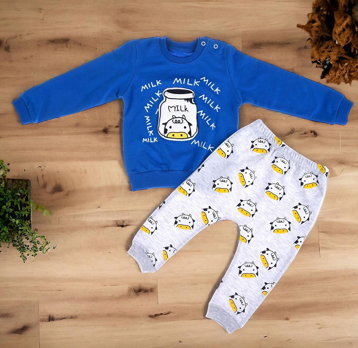 Neşeli Bebekler Milk Kabartma Desen İki İp Penye Kumaş Takımlar