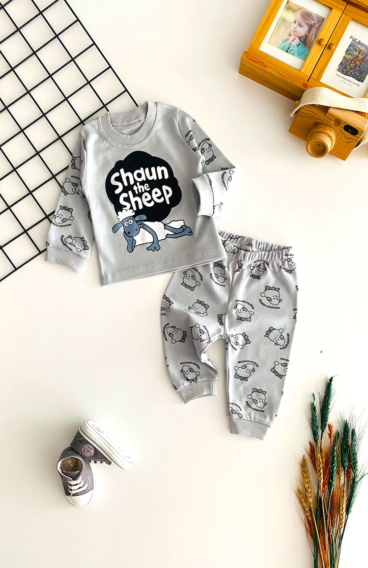 Neşeli Bebekler Baby Koyun Shaun Annesinin Kuzusu Baskılı Pijama Takım Gri