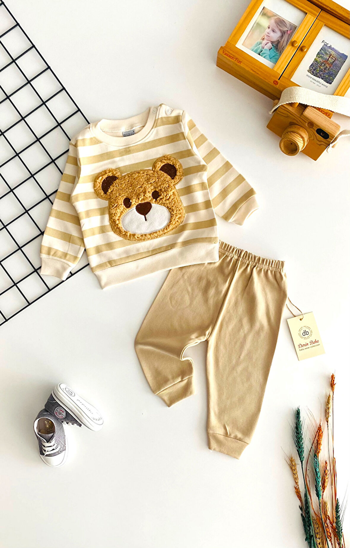 Neşeli Bebekler Peluş Ayıcık Kabartma Desenli Çizgili Yakadan Çıtçıtlı Mevsmlik Takım Vizon