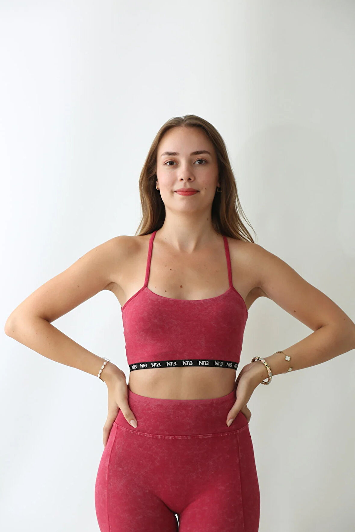 Kadın Sporcu Sütyeni - Seamless ve Toparlayıcı Sırt Detaylı Bra Acid Pembe