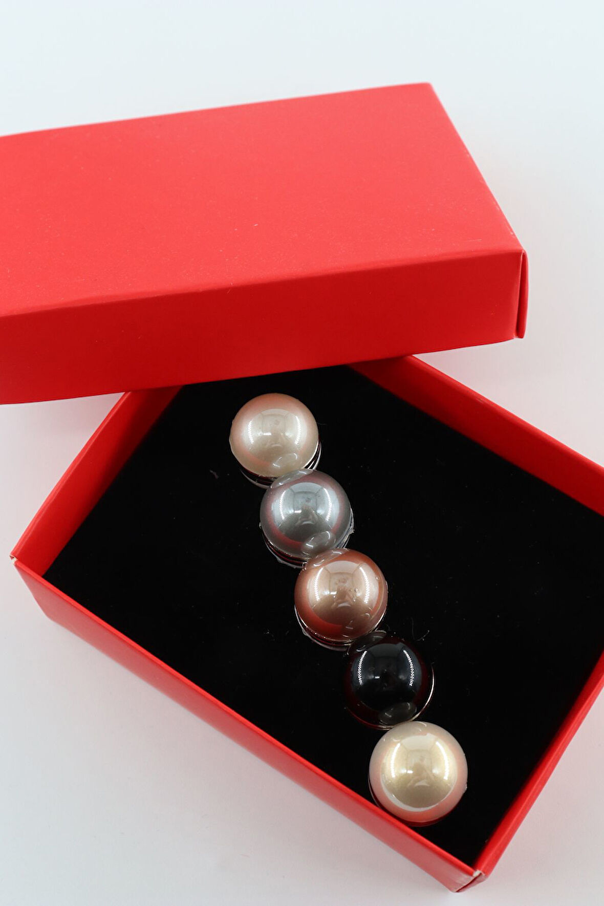 Eşarp mıknatısı. Şal mıknatısı. Eşarp ve şal mıknatısı. Türban mıknatısı. Başörtü mıknatısı