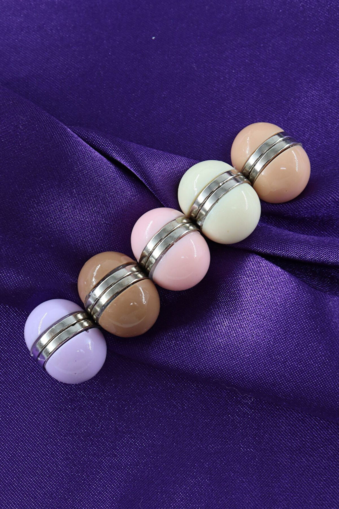 Eşarp mıknatısı. Şal mıknatısı. Eşarp ve şal mıknatısı. Türban mıknatısı. Başörtü mıknatısı