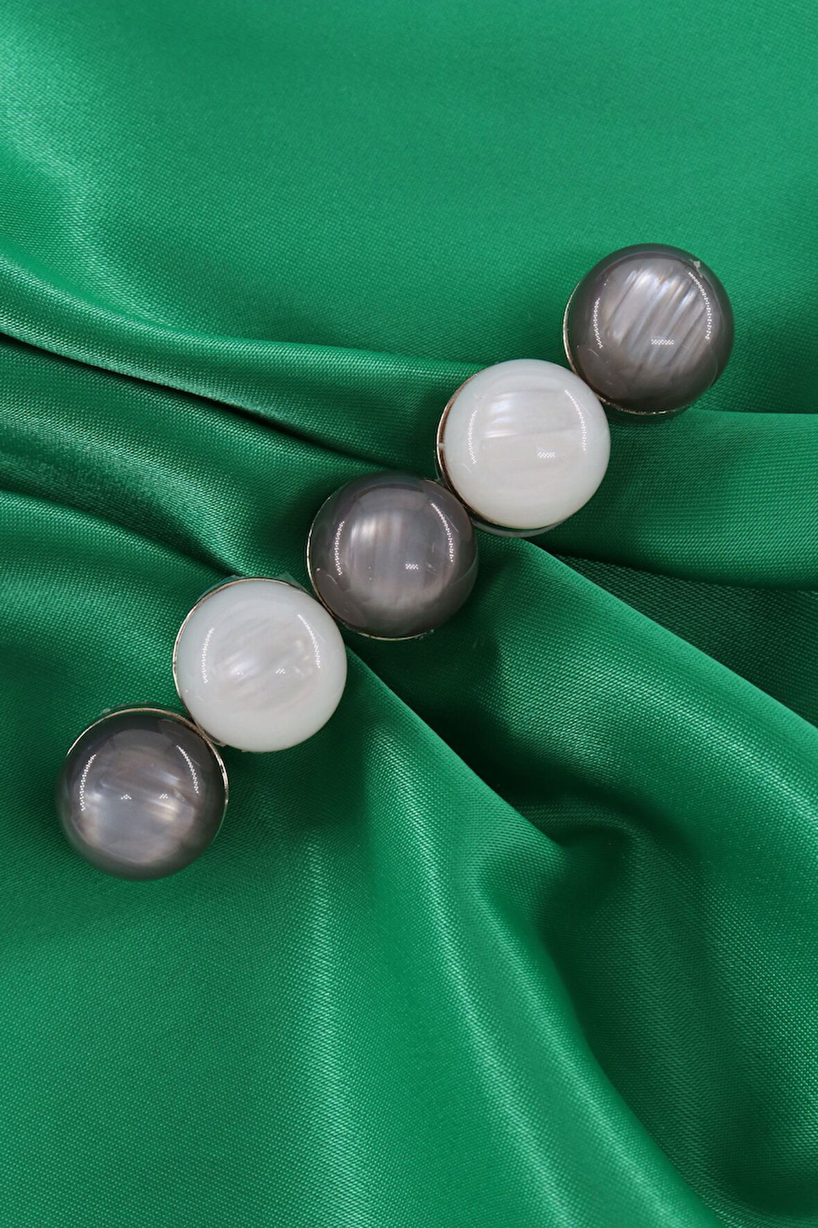 Eşarp mıknatısı. Şal mıknatısı. Eşarp ve şal mıknatısı. Türban mıknatısı. Başörtü mıknatısı