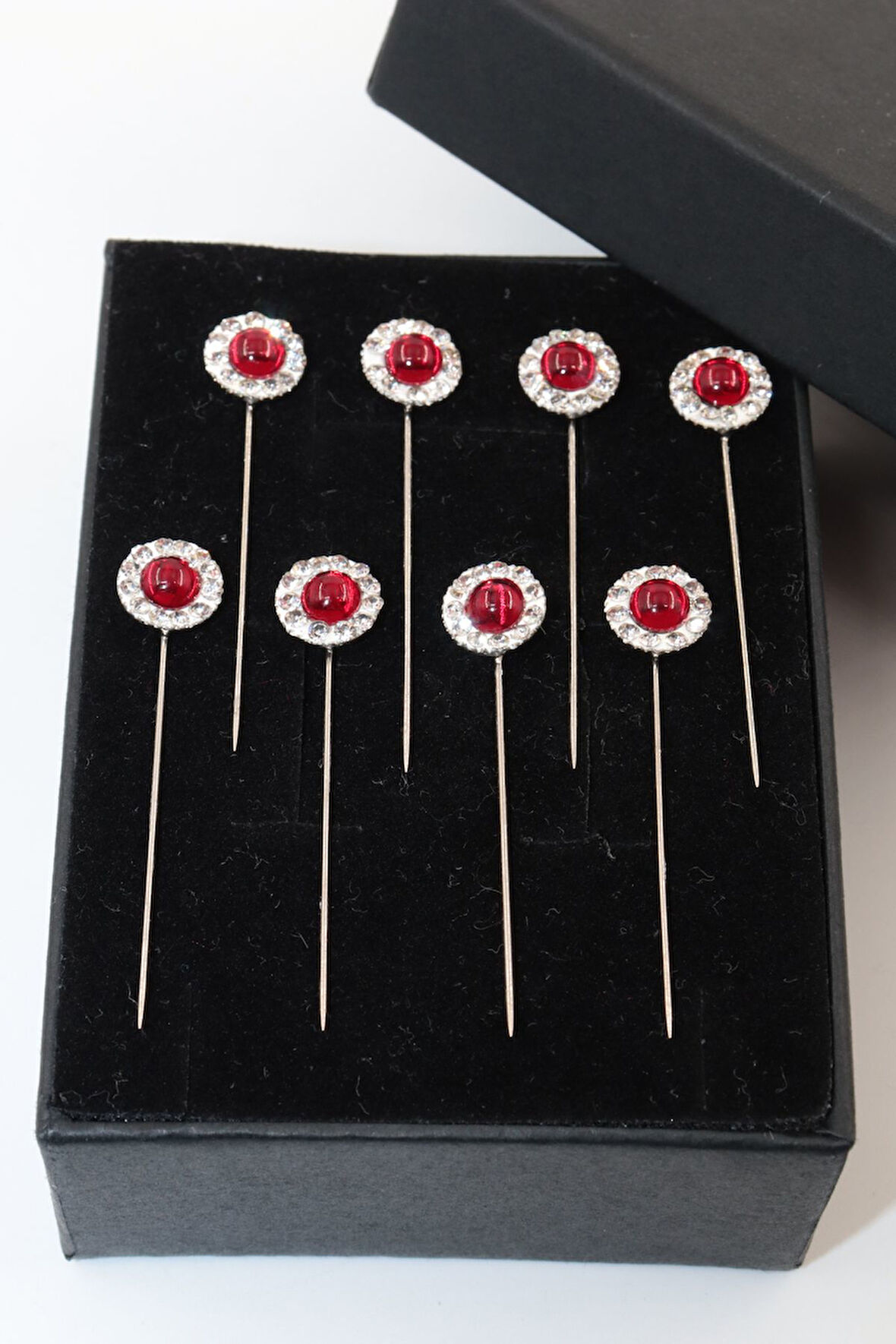 8’li Kristal Taşlı Eşarp İğnesi. Şal İğnesi. Türban İğnesi. Başörtü İğnesi. Eşarp Ve Şal İğnesi