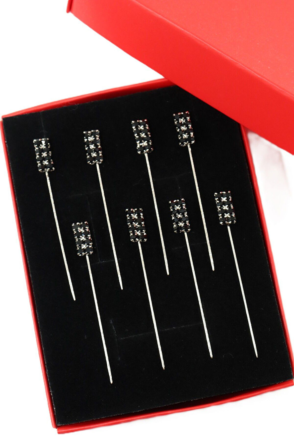 8’li Siyah Taşlı Eşarp İğnesi. Şal İğnesi. Türban İğnesi. Başörtü İğnesi. Eşarp Ve Şal İğnesi.