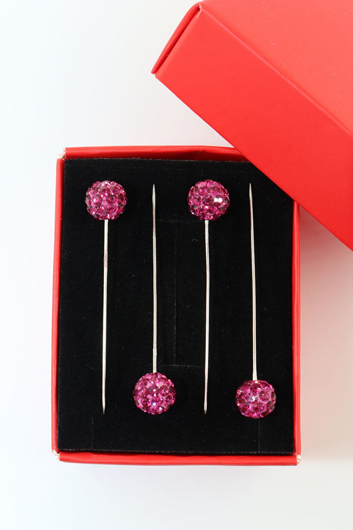 4’lü Fuşya taşlı eşarp iğnesi. Şal iğnesi. Türban iğnesi. Başörtü iğnesi. Eşarp ve şal iğnesi.