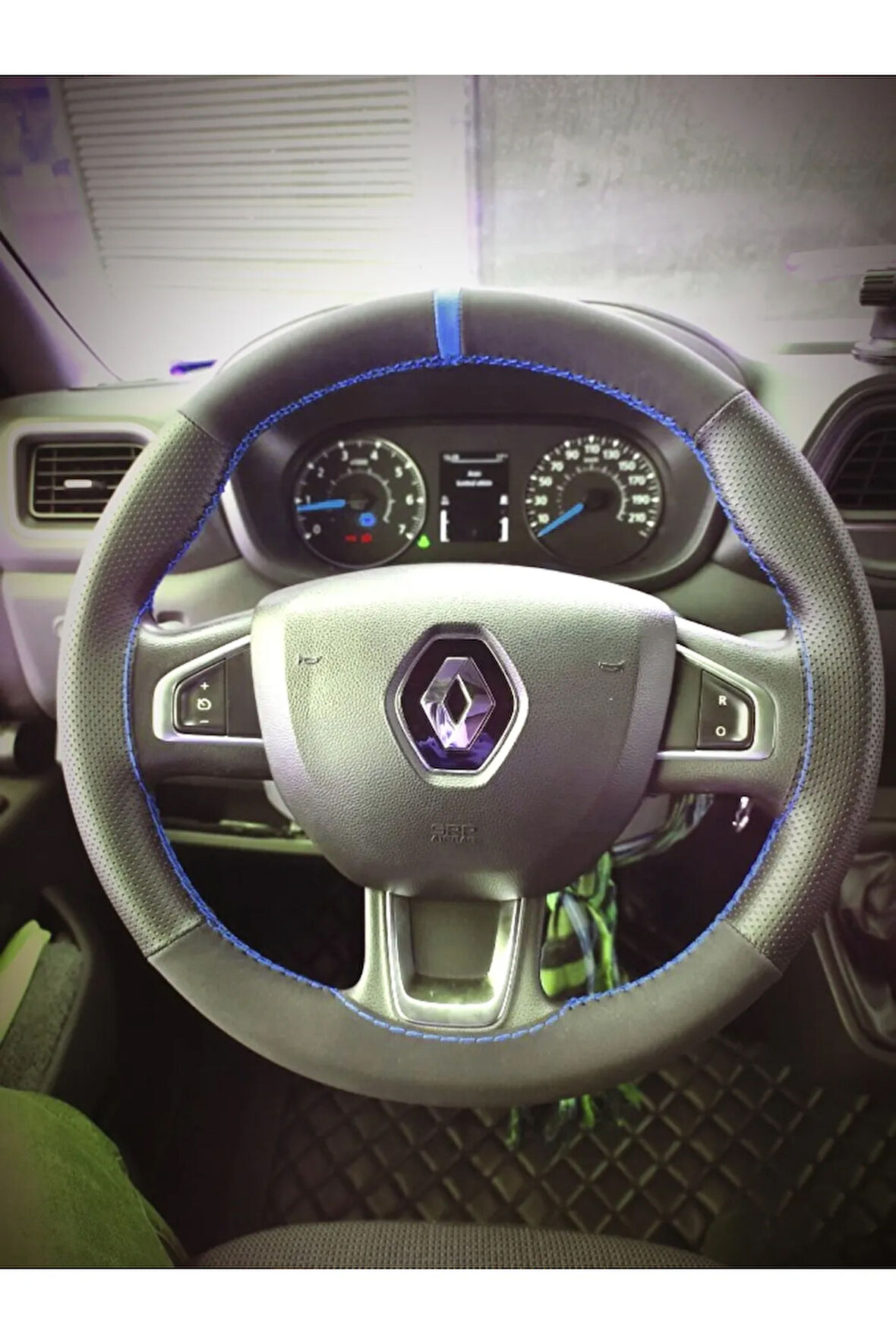 DİKİŞLİ DİREKSİYON KILIFI NUBUK NOKTALI MAVİ YÜZÜK MAVİ DİKİŞLİ RENAULT MASTER İÇİN