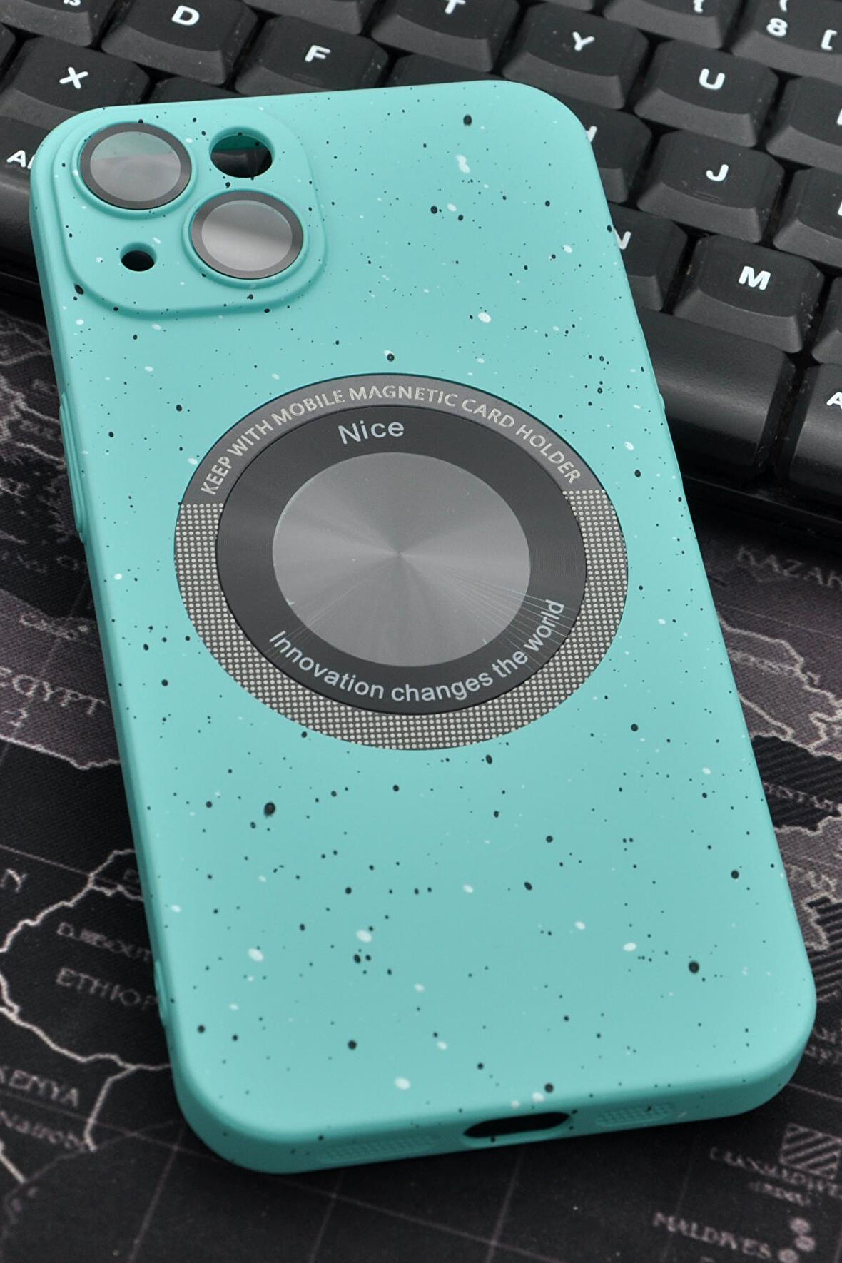 iPhone 14 Uyumlu Mint Yeşil Benekli Desenli İnce Sert Kapak Kılıf Kamera Lens Korumalı