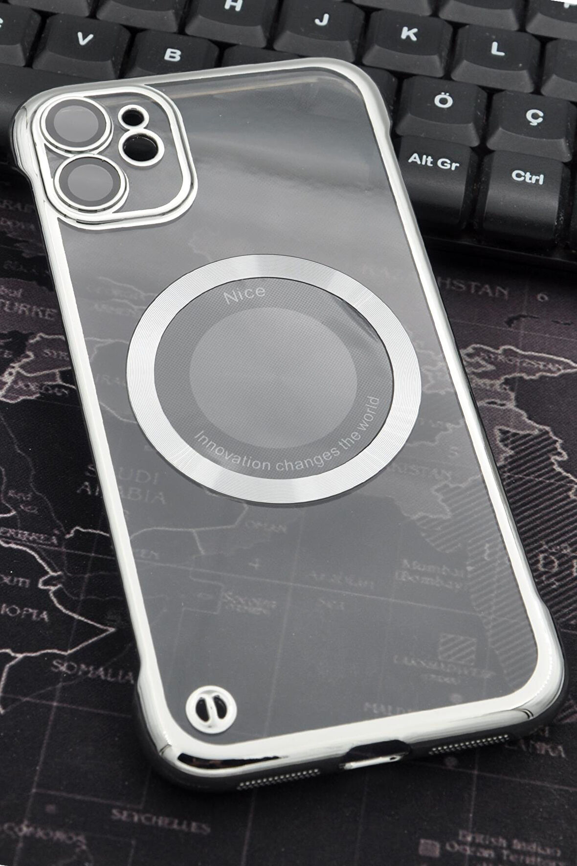 iPhone 11 Uyumlu Gümüş Gri Silver Renkli İnce Kenarlı Şeffaf Sert Kapak Kılıf