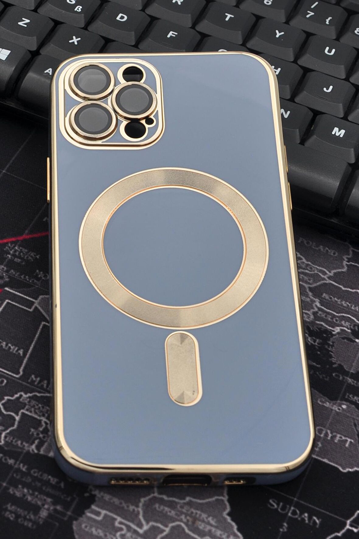 iPhone 12 Pro Uyumlu MagSafe Özellikli Lens Korumalı Renkli Kılıf Mavi