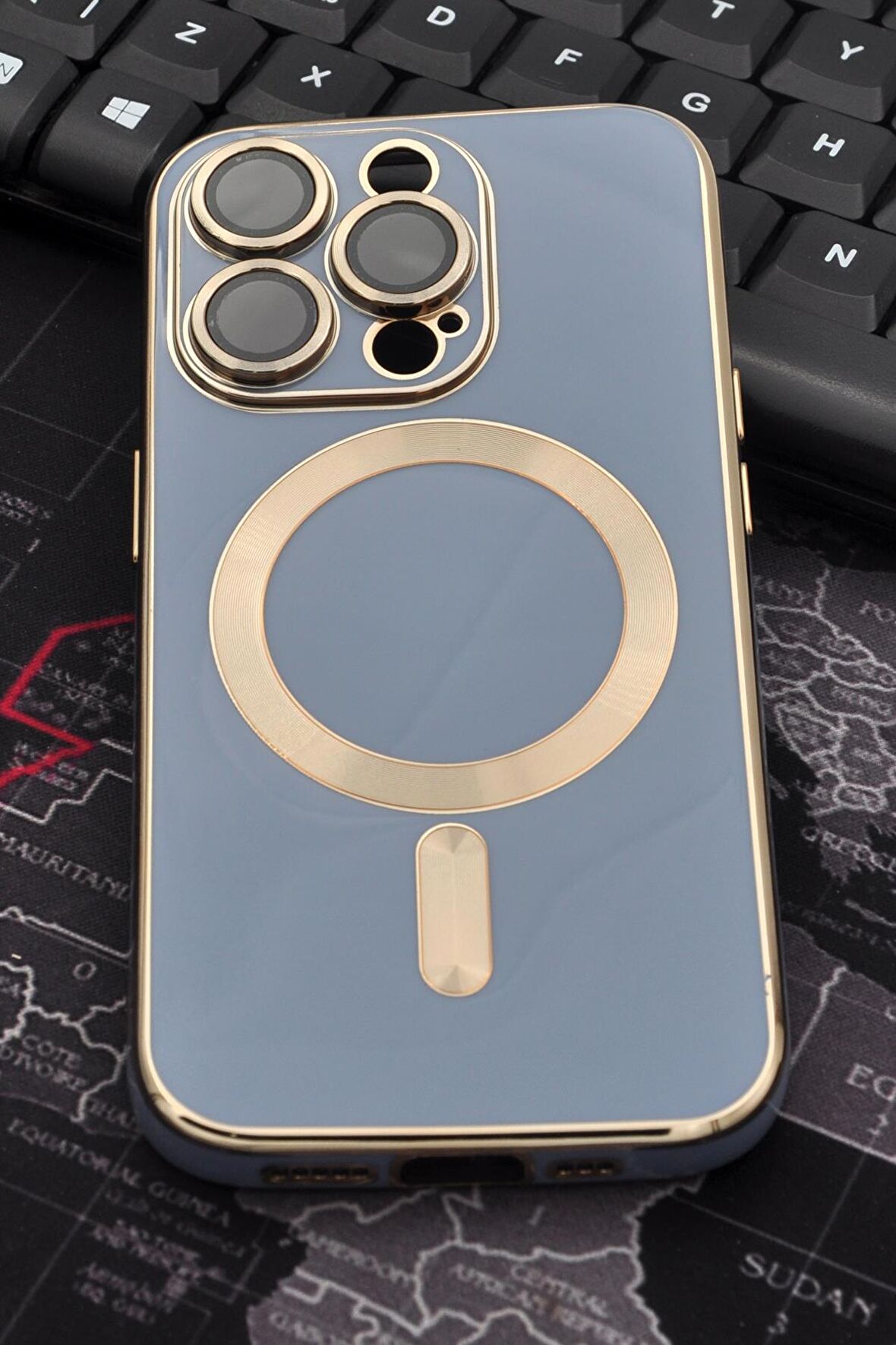 iPhone 14 Pro Max Uyumlu MagSafe Özellikli Lens Korumalı Lazerli Renkli Kılıf Mavi