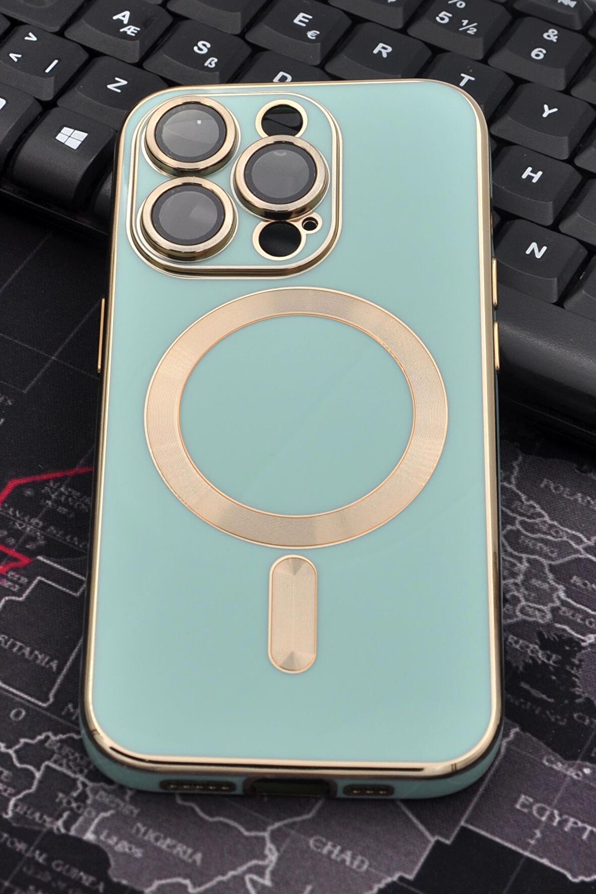 iPhone 14 Pro Uyumlu MagSafe Özellikli Lens Korumalı Lazerli Renkli Kılıf Mint Yeşili