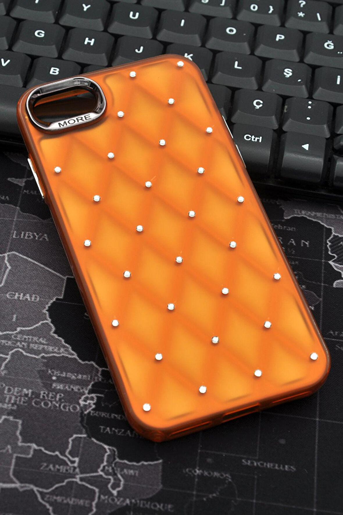 iPhone 7 Plus / 8 Plus Uyumlu Baklava Desenli Pırlanta Taşlı Sert Kapak Kılıf Turuncu