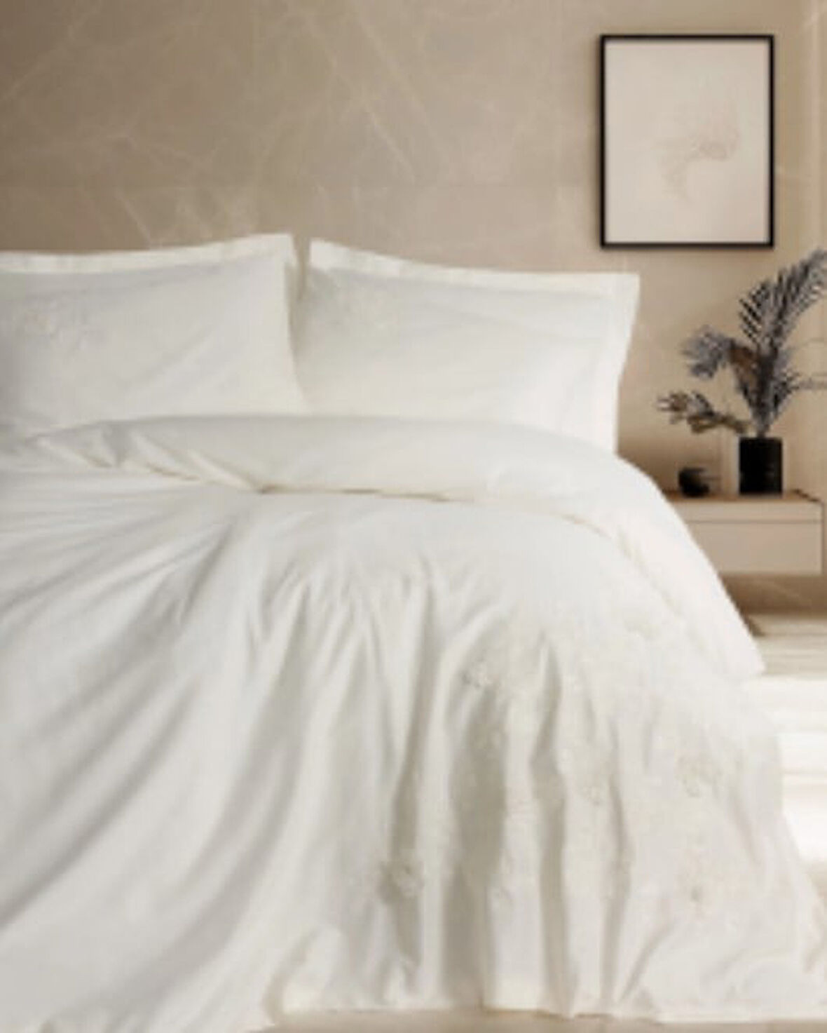 3D Nakışlı Çift Kişilik Saten Nev Takımı Chic Ekru