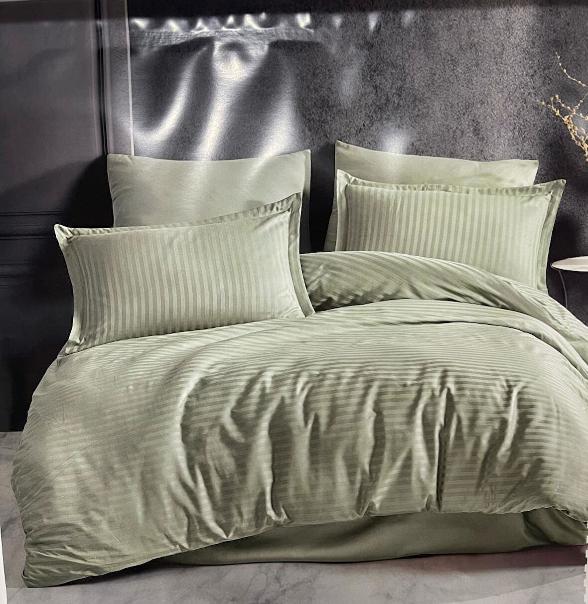 Çizgili Saten Nev Takımı Çift Kişilik Ada Çayı