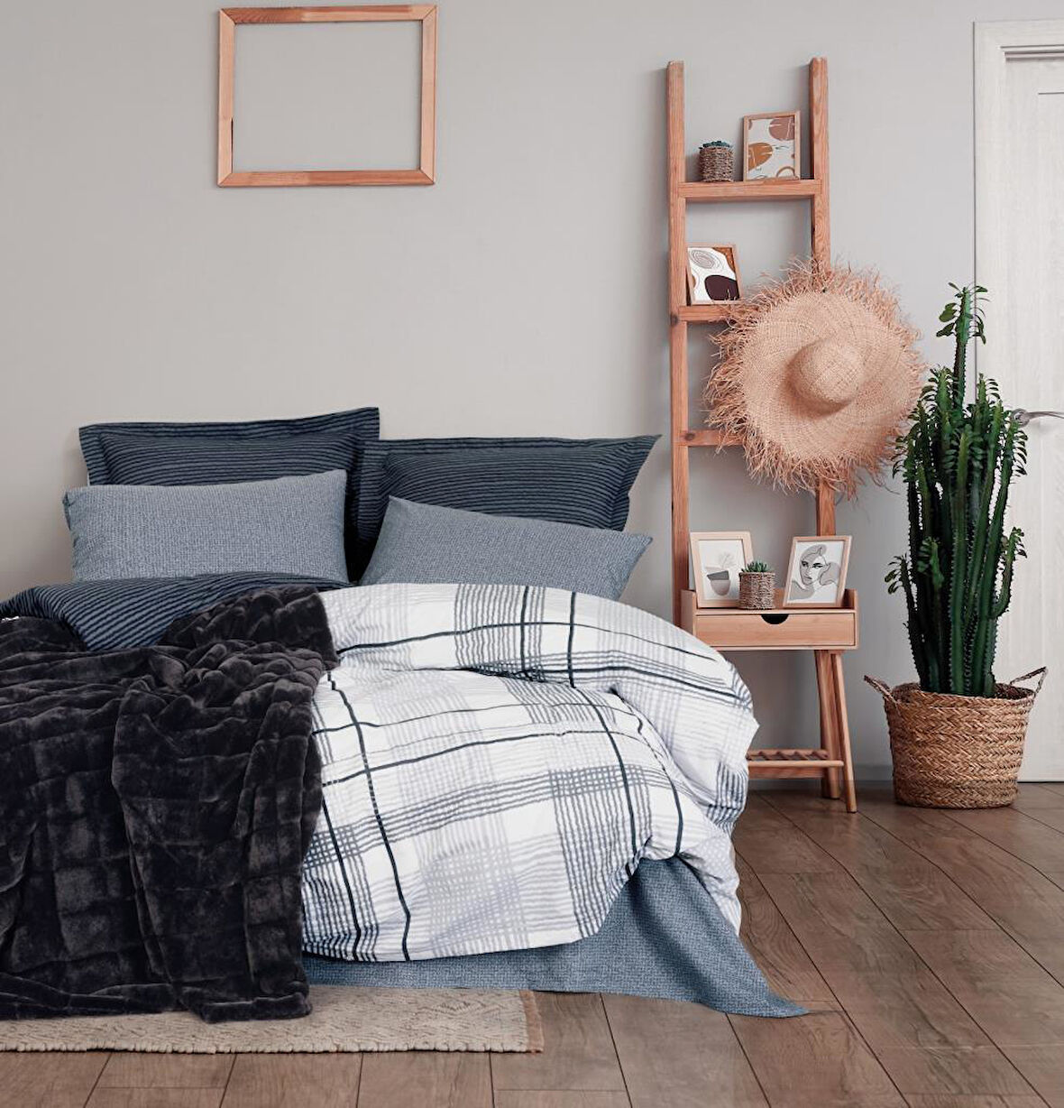 Trim Çift Kişilik Battaniyeli Nev Takımı Smooth Siyah